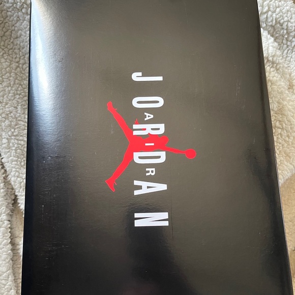 Air Jordan Retro 7s | 7.5 (M) | 9 (WMNS) - Picture 2 of 8